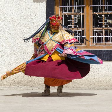 Budist lamas mistik maskeli Lamayuru Gompa, Ladakh, Kuzey Hindistan, Yuru Kabgyat Budist festivalin zamanında Tsam gizem dans dans giymiş