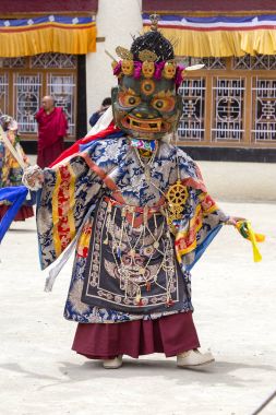 Budist lamas mistik maskeli Lamayuru Gompa, Ladakh, Kuzey Hindistan, Yuru Kabgyat Budist festivalin zamanında Tsam gizem dans dans giymiş