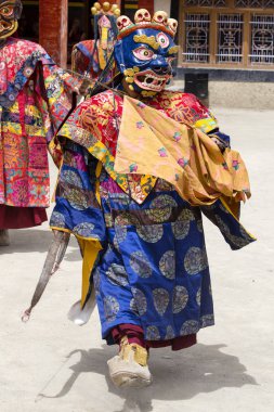 Budist lamas mistik maskeli Lamayuru Gompa, Ladakh, Kuzey Hindistan, Yuru Kabgyat Budist festivalin zamanında Tsam gizem dans dans giymiş