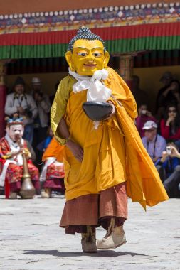 Tibet lamas mistik maskesi dansında Tsam gizem Hemis Gompa, Ladakh, Kuzey Hindistan, Budist festivalin zamanında giyinmiş