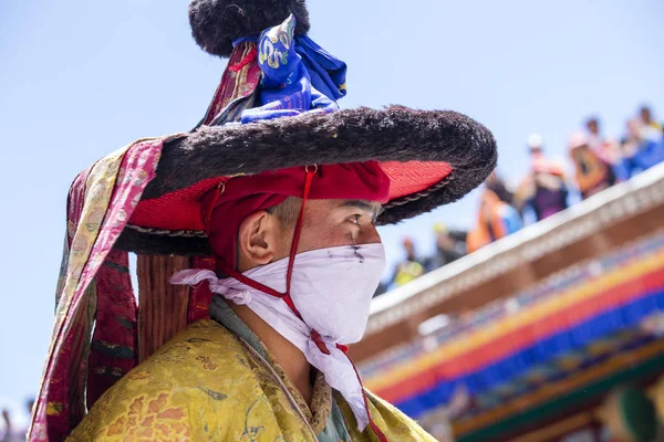 Monje budista tibetano durante el Festival Hemis en Ladakh, norte de la India — Foto de Stock