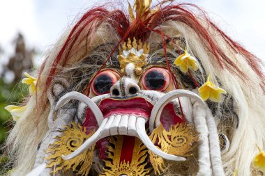 Hatta Nyepi gün Bali Adası, Endonezya gerçekleşir Ngrupuk gösteri için inşa Ogoh-ogoh heykeli