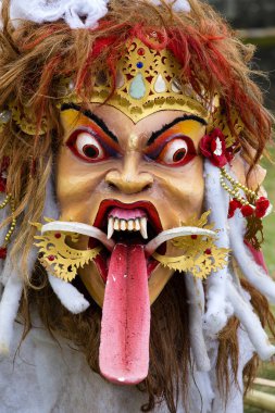 Hatta Nyepi gün Bali Adası, Endonezya gerçekleşir Ngrupuk gösteri için inşa Ogoh-ogoh heykeli