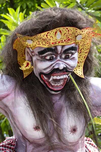 Statue Ogoh-ogoh construite pour le défilé Ngrupuk, qui a lieu le même jour de Nyepi sur l'île de Bali, Indonésie — Photo