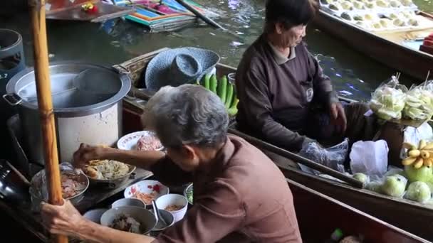 Damnoen Saduak Thailand March 2018 Unidentified People Boats Damnoen Saduak — Stock Video