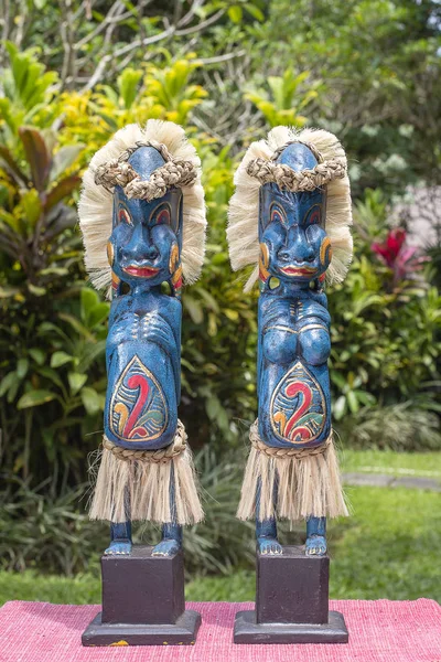 Two old mythical wooden figures in island Bali, Indonesia — Stock Photo, Image