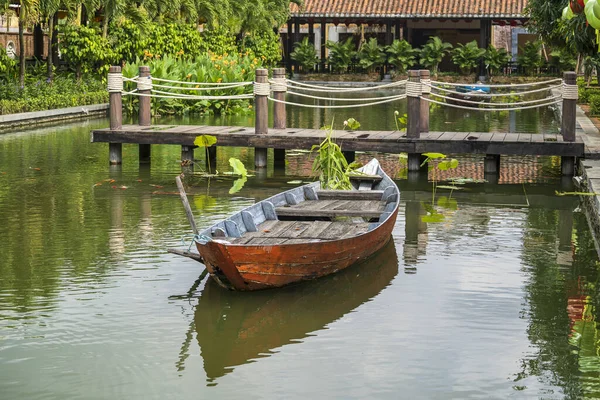 Small Wooden Boat Lang Bay You Can See Bridge Ah1 — Stock Photo, Image