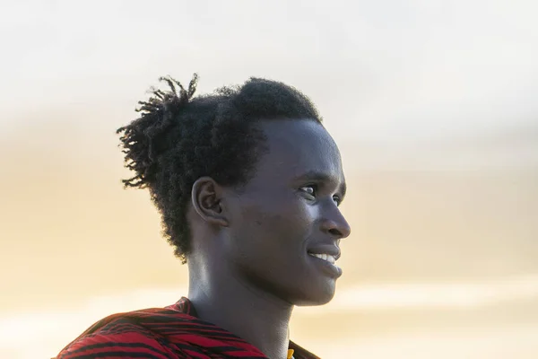 Zanzibar Tanzánia December 2019 Afrikai Férfi Masai Öltözött Hagyományos Ruhákat — Stock Fotó