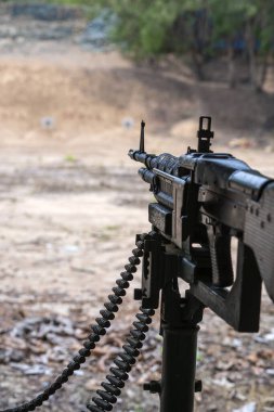 Ho Chi Minh, Vietnam 'daki Cu Chi tünellerinde ateş edenler için makineli tüfek.