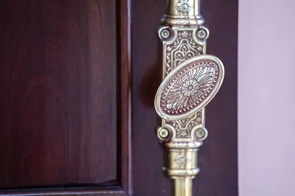 Класична Латунна Дверна Ручка Зелених Дверях Вінтажного Стилю Декоративні Овальні — стокове фото