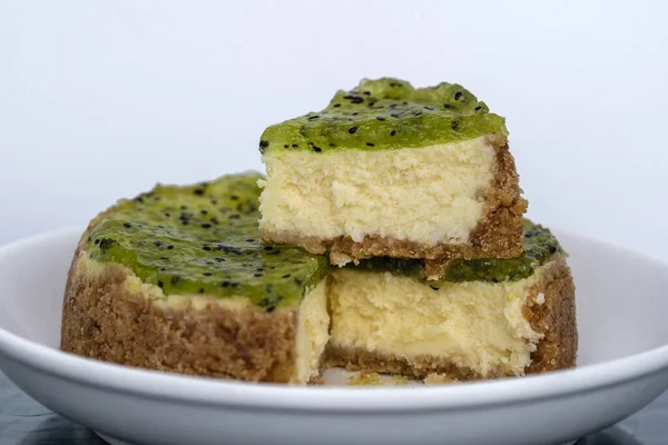 Käsekuchen Mit Kiwi Marmelade Aus Nächster Nähe — Stockfoto