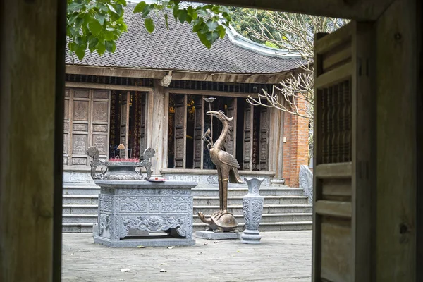 越南宁边川安的佛教庙宇美景 — 图库照片