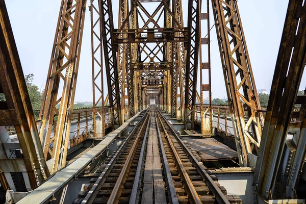 Ancient Train Steel Bridge Long Bien Railway Pedestrian River Hanoi — Stock Photo, Image