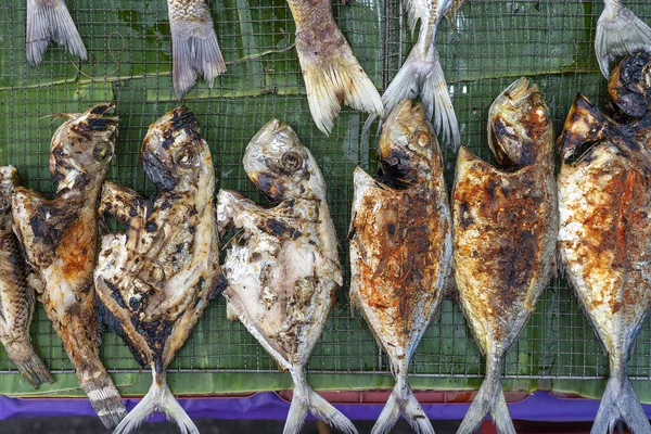 Gebratener Meeresfisch Zum Verkauf Auf Dem Street Food Markt Kota — Stockfoto