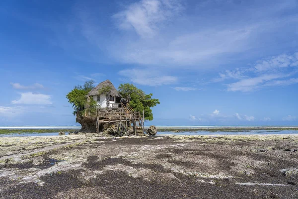 Zanzibar Tanzania Grudnia 2019 Restauracja Rock Odpływie Wyspie Zanzibar Tanzania — Zdjęcie stockowe