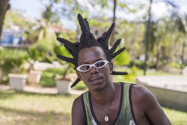 Zanzibar Tanzânia Novembro 2019 Cara Africano Descansa Passeio Marítimo Stone — Fotografia de Stock