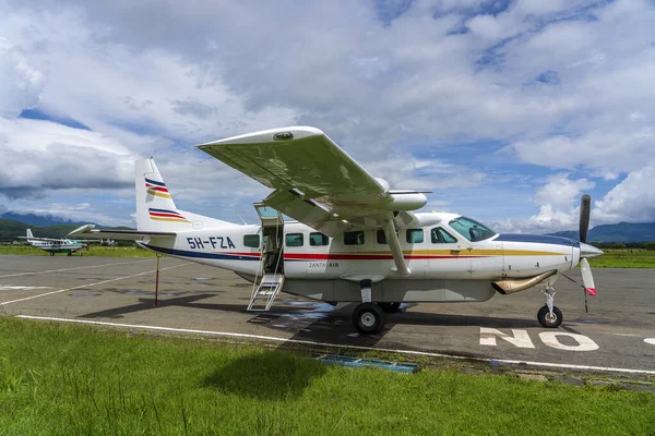 Arusha Tanzania December 2019 Små Propellerflygplan Före Start Arushas Flygplats — Stockfoto