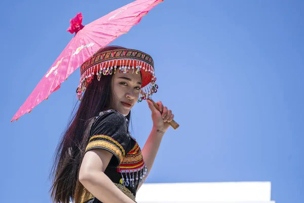 Dalat Vietnam Mars 2020 Charmig Flicka Vietnamesiska Kläder Naturen Nära — Stockfoto