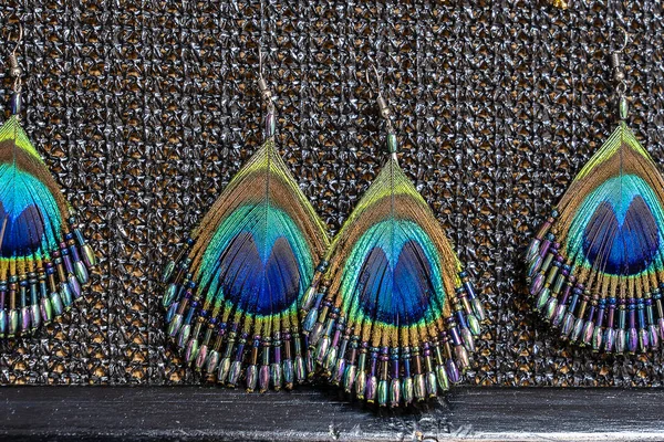 Pendientes Plumas Pavo Real Venta Para Los Turistas Mercado Callejero — Foto de Stock