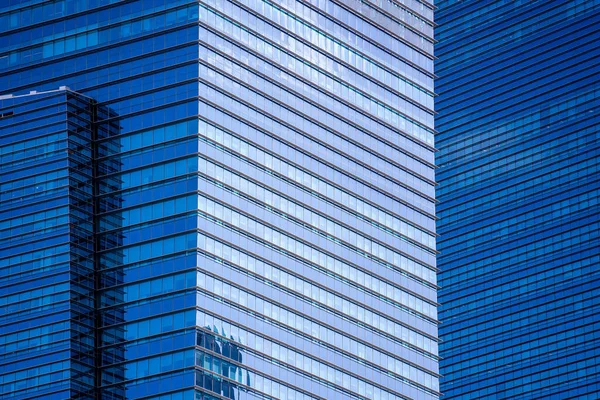 Höga Glas Skyskrapor Gatorna Singapore Office Fönster Bakgrund Närbild — Stockfoto