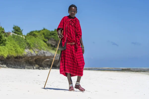 Zanzibar Tanzánia December 2019 Afrikai Férfi Masai Öltözött Hagyományos Ruhák — Stock Fotó