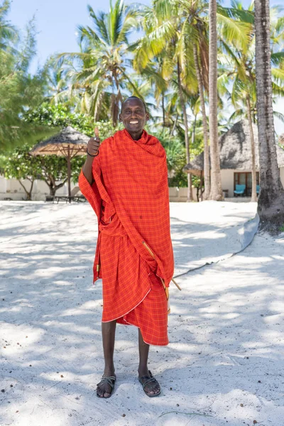 Sansibar Tansania Dezember 2019 Afrikanische Masai Traditioneller Kleidung Stehen Der — Stockfoto