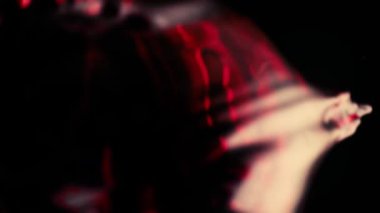 Ağır çekimde kırmızı şarap sıçrama güzel sonbahar