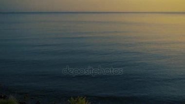 Bir sakin deniz yüzey yavaş mo Panoraması