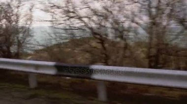 Deniz kıyısında sonbahar gezisi