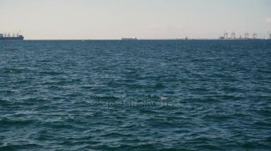 Ufuk ve bağlantı noktası Vinçler ağır çekim gemilerde