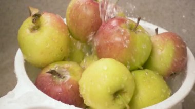 Çok su elma yavaş mo yağıyor