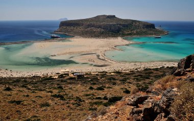 Yunanistan'da mavi lagün