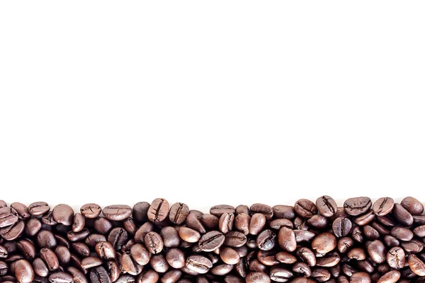Widok z góry z palonych ziaren kawy na białym tle na liczby biały stół — Zdjęcie stockowe