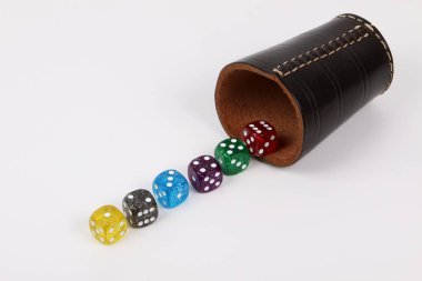 köpüklü dices stüdyo bir kaba ile yalan