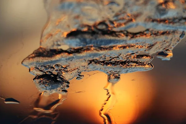 Fruset Vatten Ett Fönster Tidigt Morgonen — Stockfoto