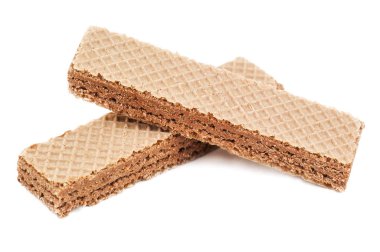 Beyaz arka planda iki fındıklı waffle.