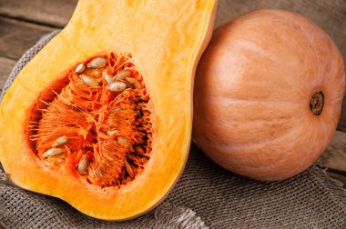 Çuval bezi üzerinde lezzetli balkabağı