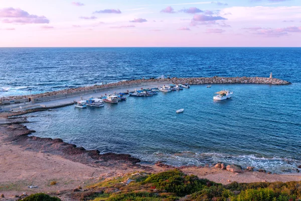 günbatımı körfezde yatlar