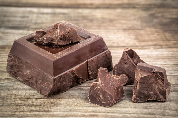 Stukjes pure chocolade — Stockfoto