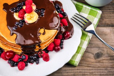 lezzetli kek çilek ile