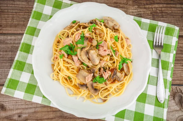 Deliciosa Pasta con Atún —  Fotos de Stock