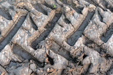 Bir çekici araç parçaları