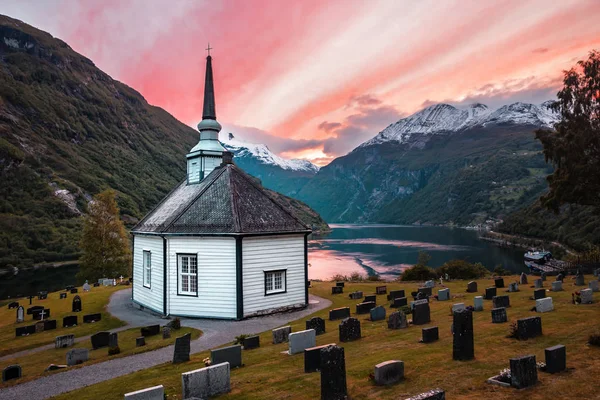 Classical Norwegian church in Geiranger — Stockfoto