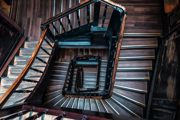 Retro Abandoned Wooden Spiral Staircase Texture — Stock Photo, Image