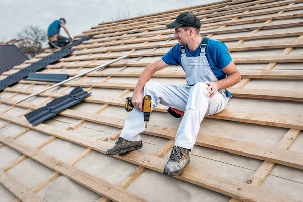 Sitting Resting Professional Roof Master — Stock Photo, Image