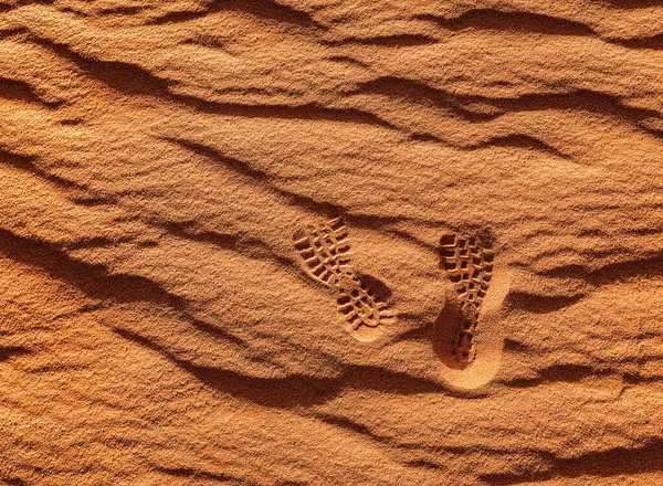 Cipőnyomok Homokon Sivatagban — Stock Fotó