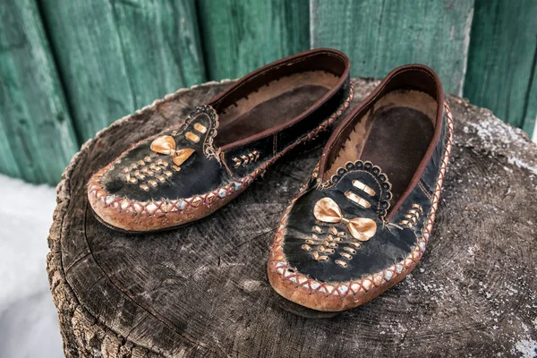 Pair Old Village Hutsul Folk Shoes — Stok fotoğraf
