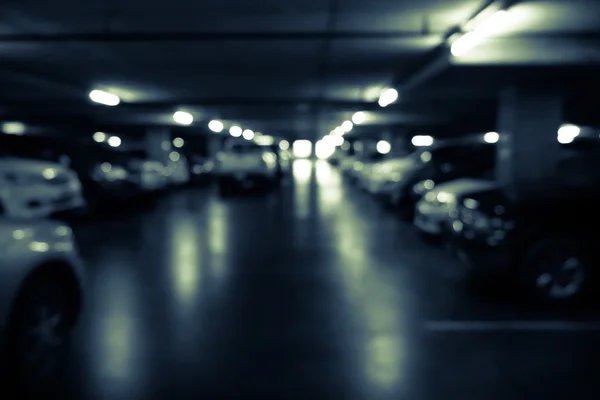車の駐車場をぼかし — ストック写真