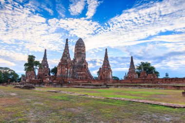 Eski tapınak wat Chaiwatthanaram  