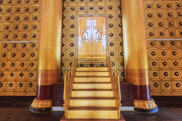 Interior of Kambawza Thardi Palace — Stock Photo, Image